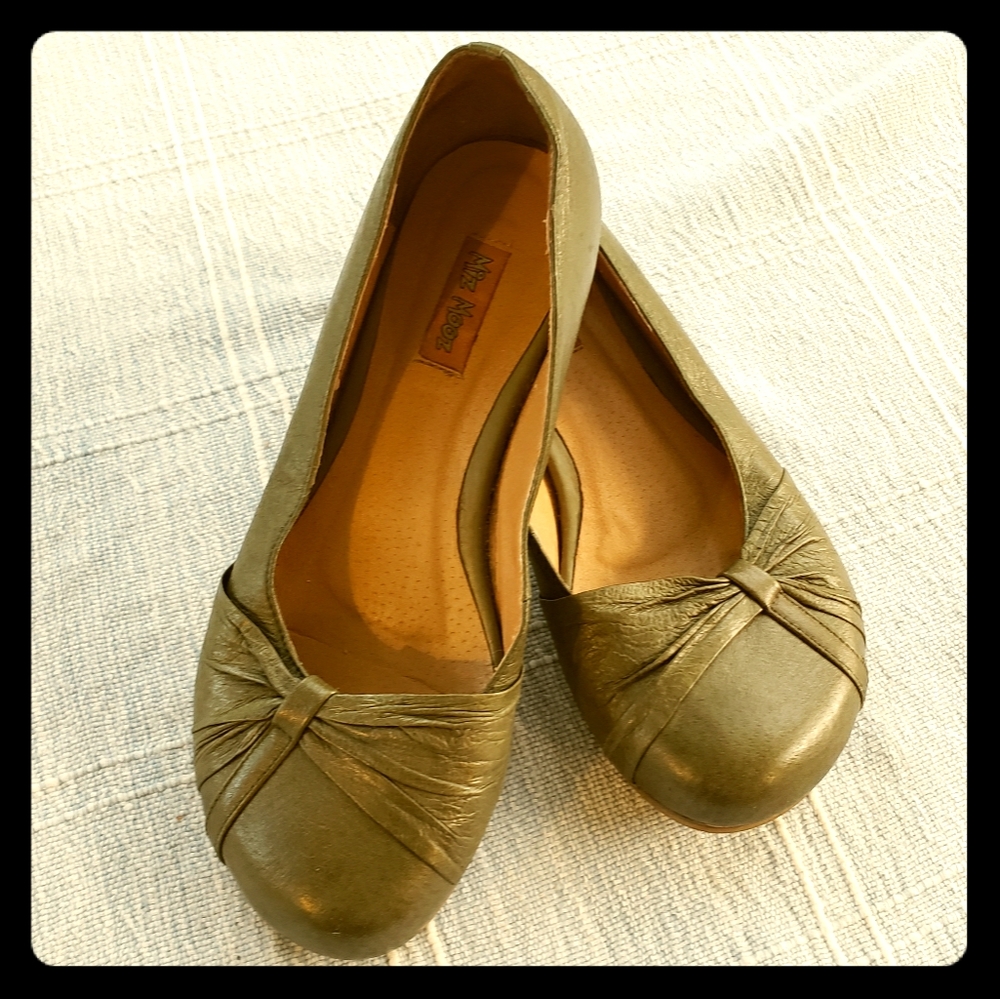 🔘 Miz Mooz Leather Twist Flats - size 8